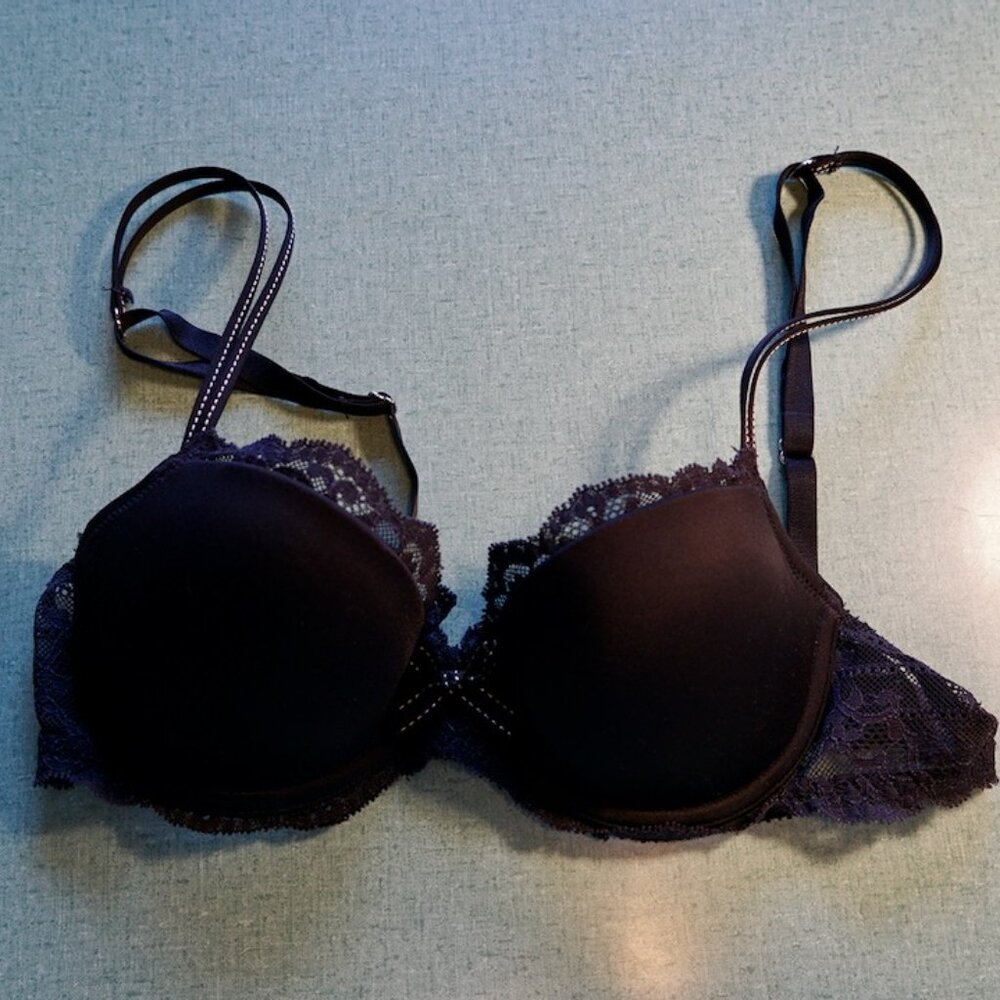 Women’s size 32C CHANTELLE Rive Gauche Demi T-shirt Full Coverage Bra in black